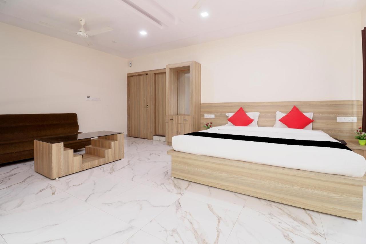 Chhatarpur Capital O 63158 Hotel Om Sai Ram מראה חיצוני תמונה